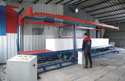 ���±���